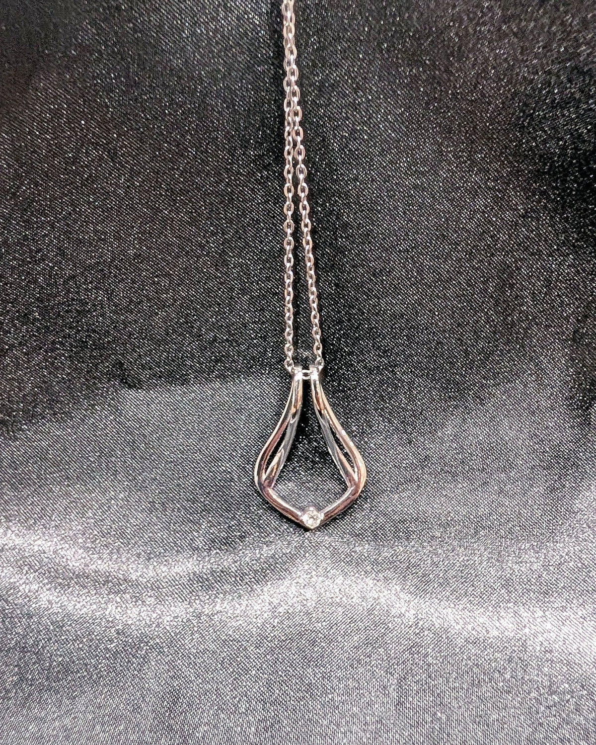 Ring Holder Necklace - Moissanite Engagement Rings